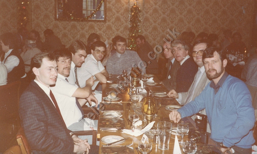 Chest Xmas 1980's (7)